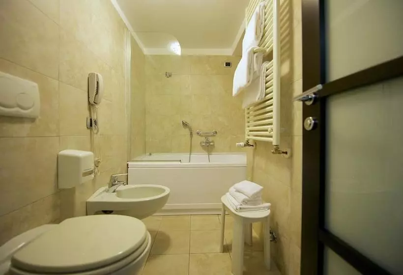 اتاق خانوادگی, Best Western Crystal Palace