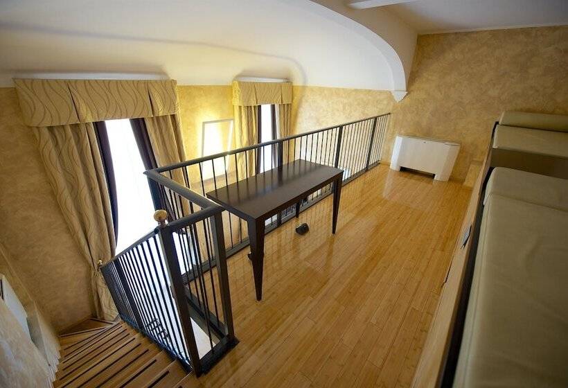 اتاق خانوادگی, Best Western Crystal Palace