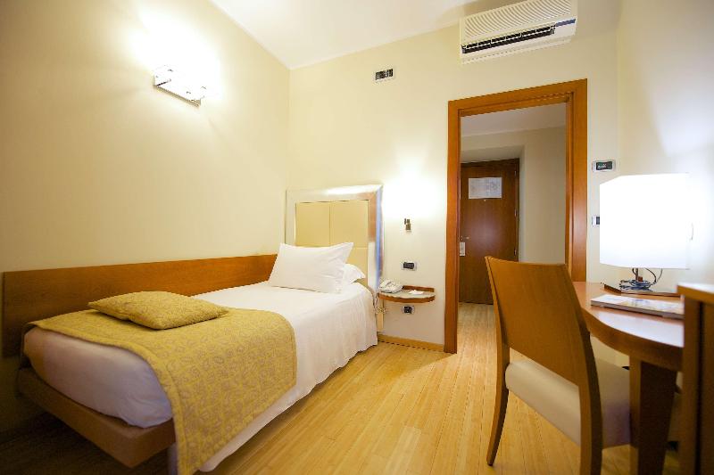 اتاق استاندارد یک نفره, Best Western Crystal Palace