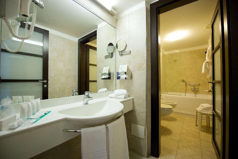 اتاق استاندارد یک نفره, Best Western Crystal Palace