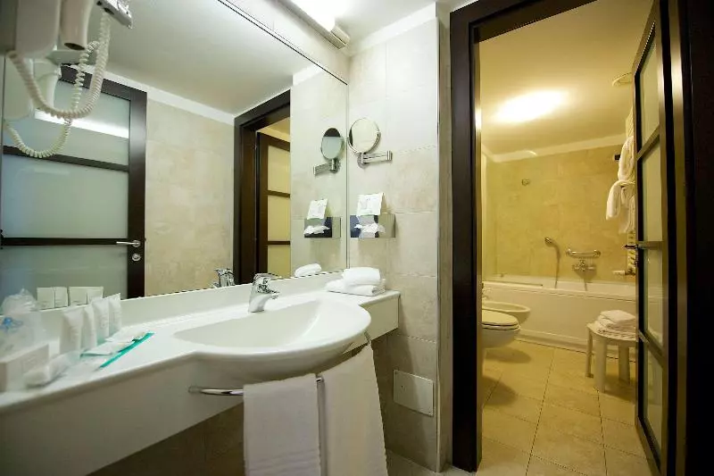 اتاق استاندارد یک نفره, Best Western Crystal Palace