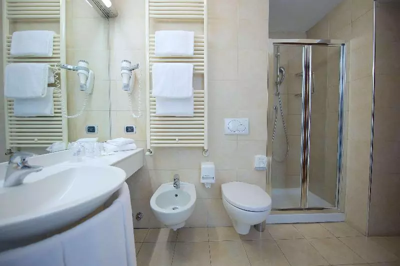 اتاق استاندارد یک نفره, Best Western Crystal Palace