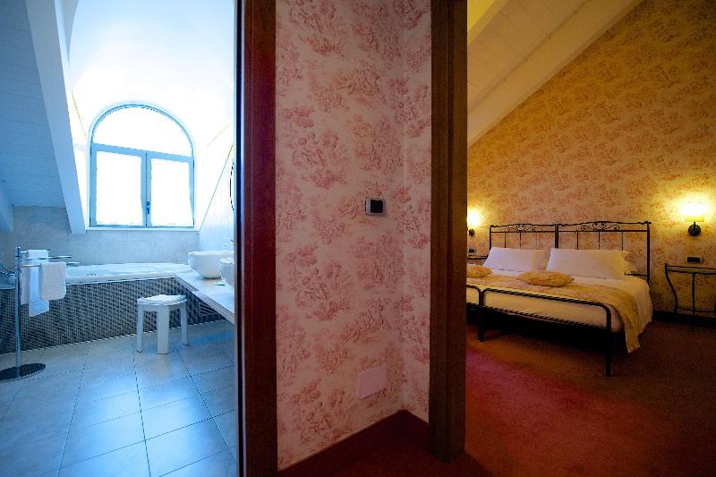 اتاق لوکس با تخت بزرگ, Best Western Crystal Palace