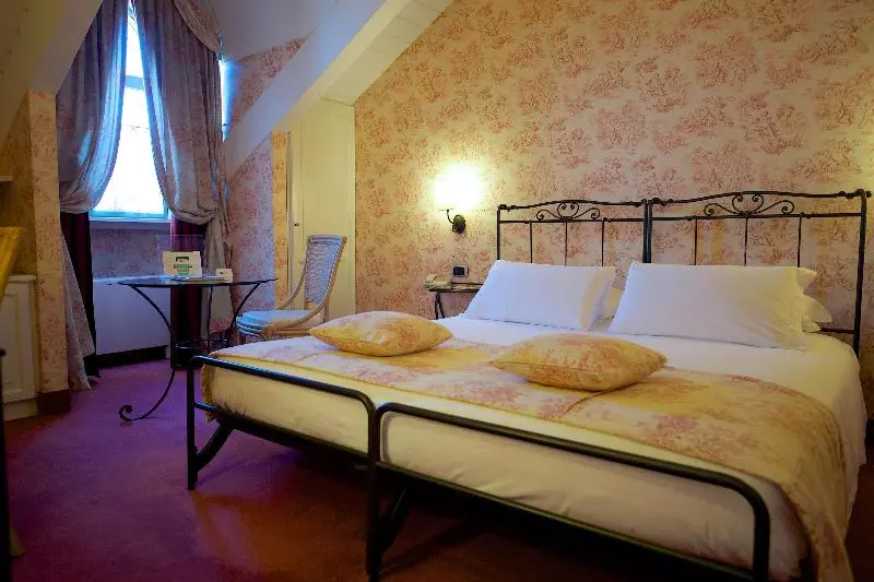 اتاق لوکس با تخت بزرگ, Best Western Crystal Palace