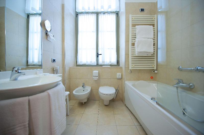اتاق استاندارد سه نفره, Best Western Crystal Palace