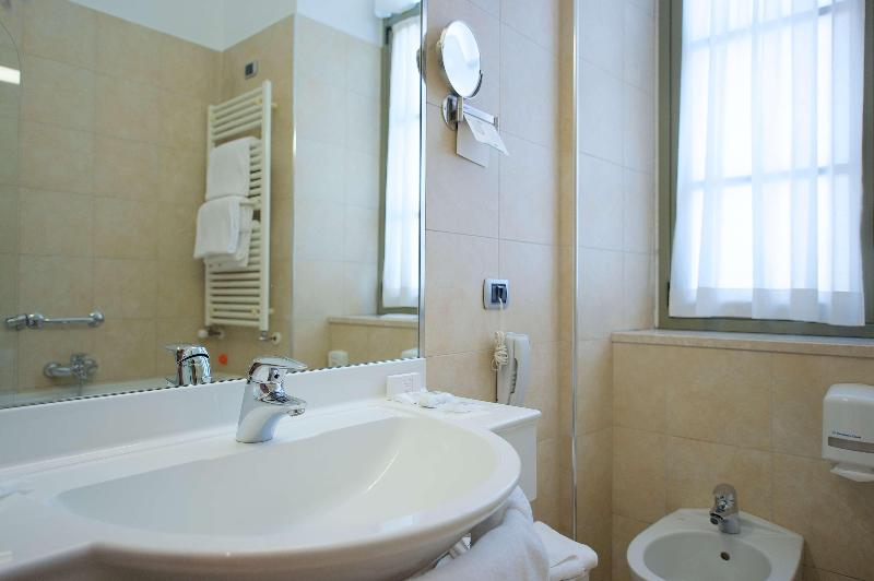 اتاق استاندارد سه نفره, Best Western Crystal Palace