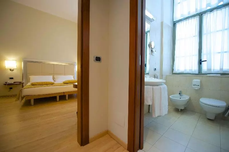 اتاق استاندارد سه نفره, Best Western Crystal Palace