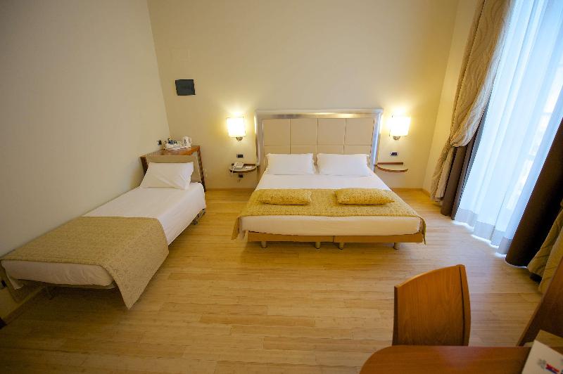 اتاق استاندارد سه نفره, Best Western Crystal Palace