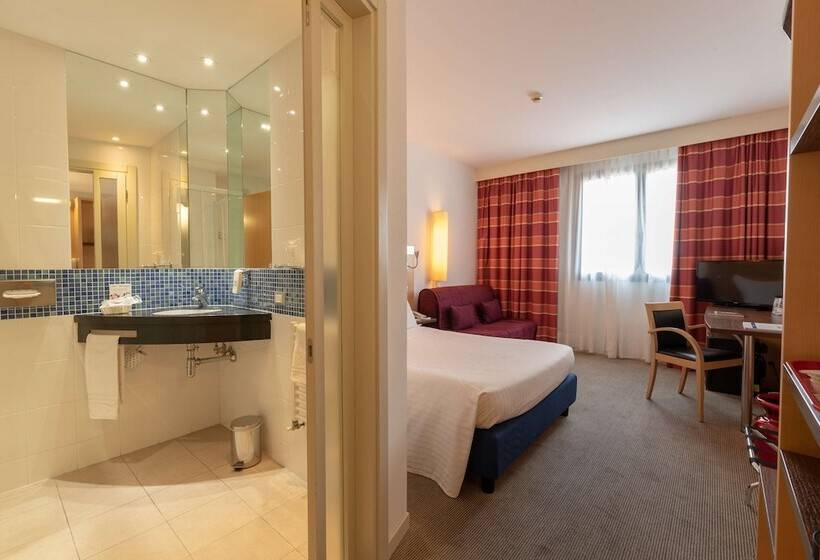 اتاق خانوادگی, Best Western Palace Inn