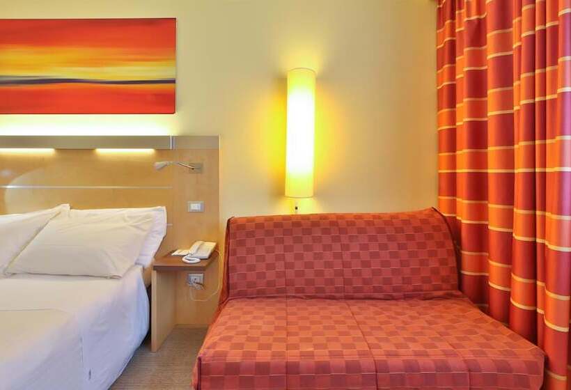 اتاق خانوادگی, Best Western Palace Inn