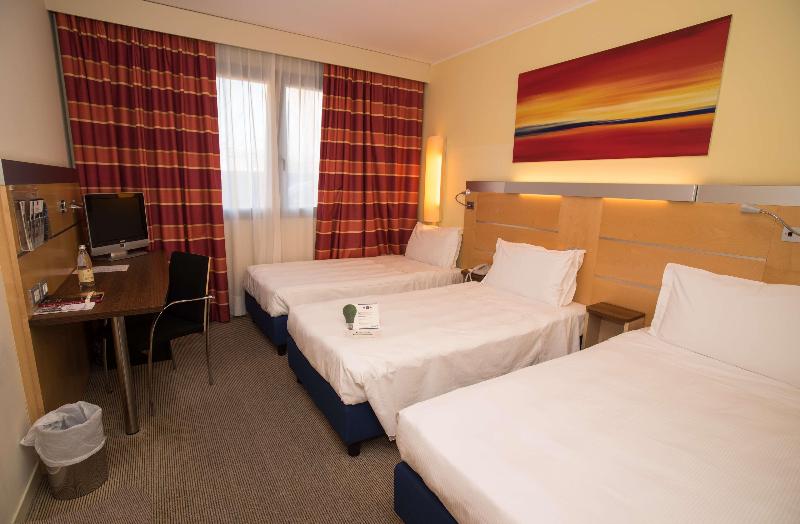 اتاق استاندارد سه نفره, Best Western Palace Inn