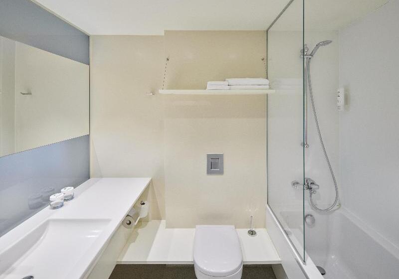 スタンダードシングルルーム, Dimitris Paritsa