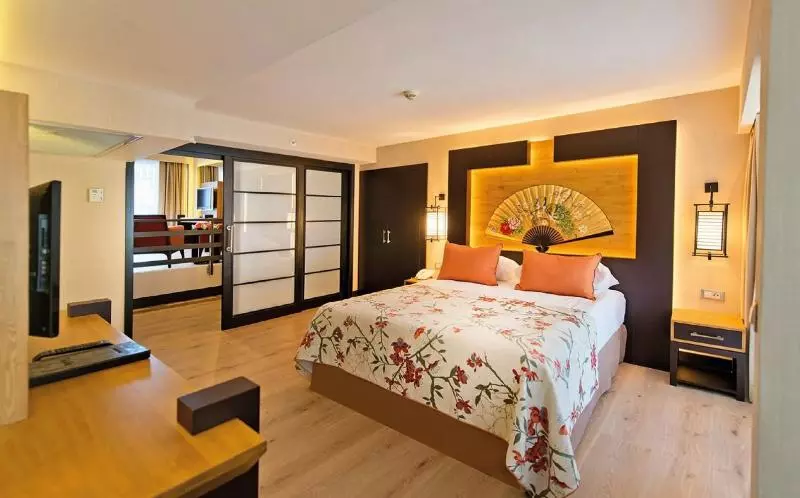 اتاق اکونومی, Limak Lara Deluxe Hotel & Resort Antalya
