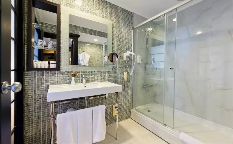 اتاق استاندارد با چشم‌انداز دریا, Limak Lara Deluxe Hotel & Resort Antalya