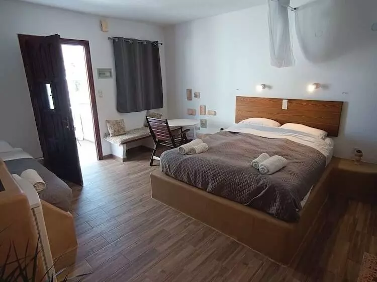 اتاق استاندارد سه نفره, Naxos Summerland Resort