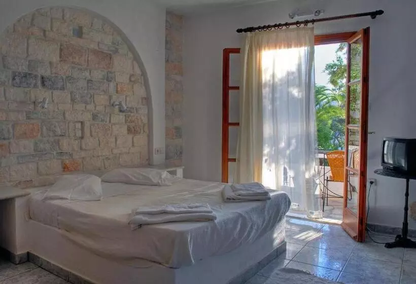 اتاق استاندارد سه نفره, Naxos Summerland Resort