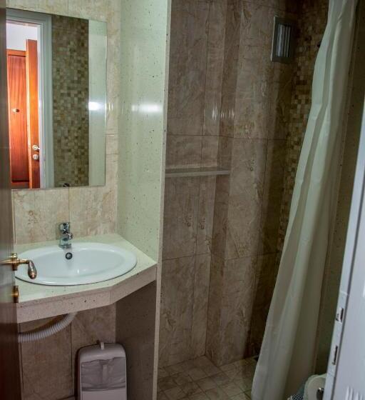 Семейный Номер, Zeus