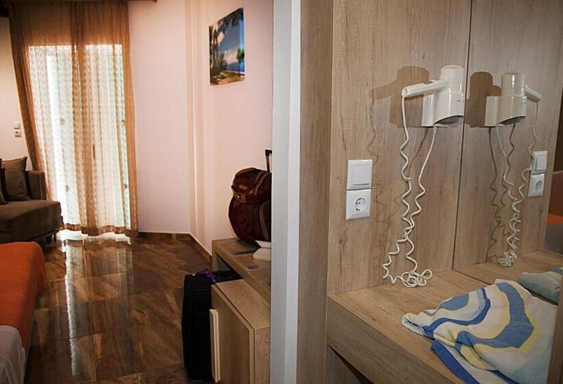 Семейный Номер, Zeus