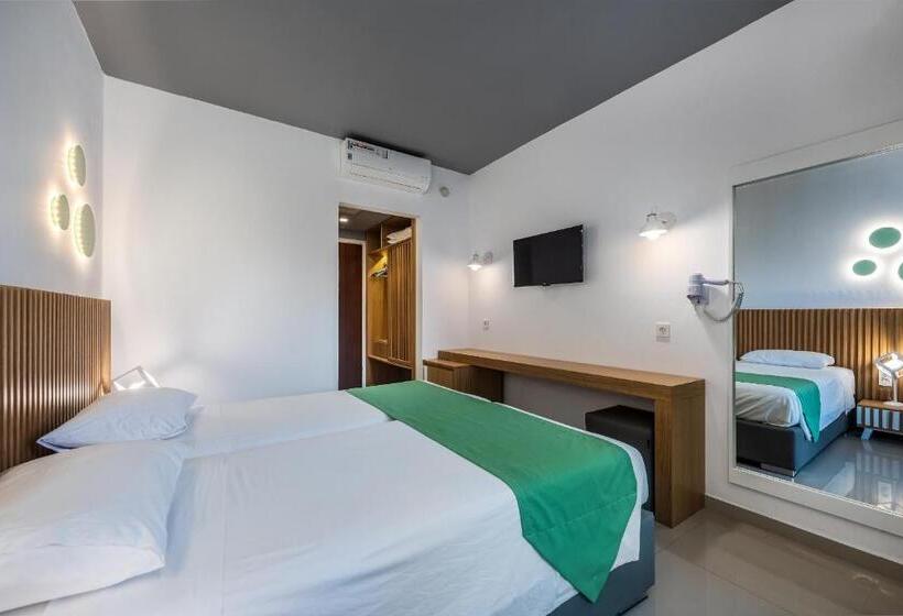 Номер Deluxe с Балконом, Zeus