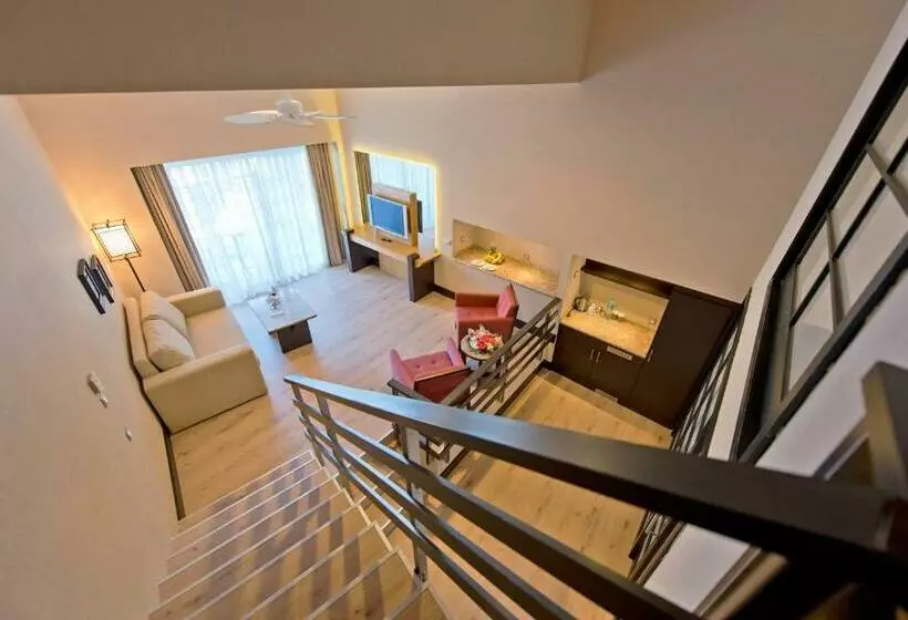 اتاق لوکس با وان آب گرم, Limak Lara Deluxe Hotel & Resort Antalya