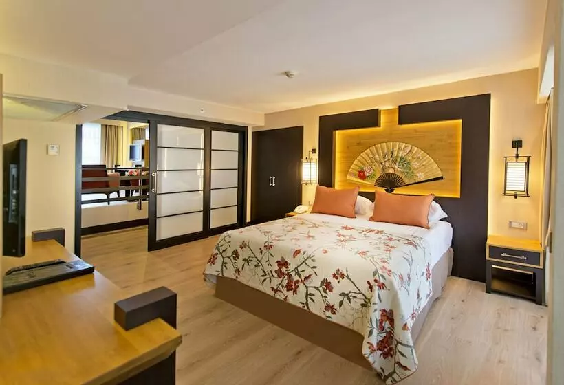 اتاق لوکس با وان آب گرم, Limak Lara Deluxe Hotel & Resort Antalya