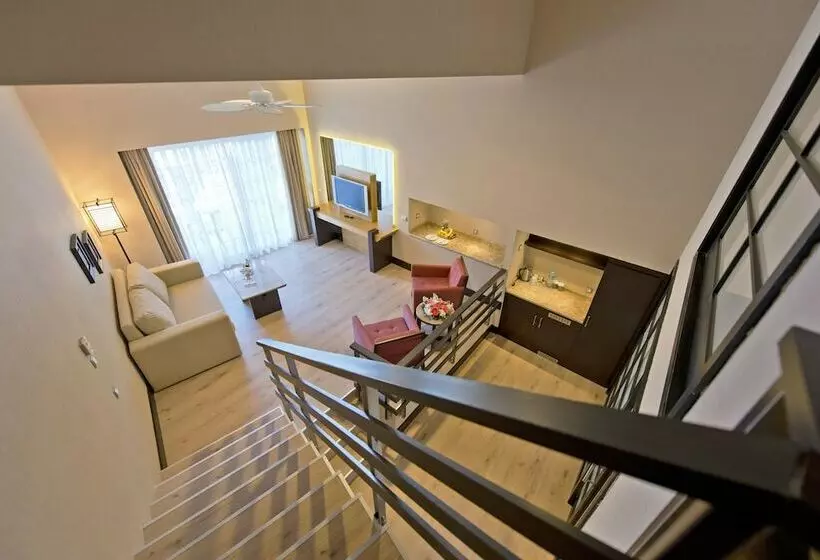 اتاق لوکس با وان آب گرم, Limak Lara Deluxe Hotel & Resort Antalya