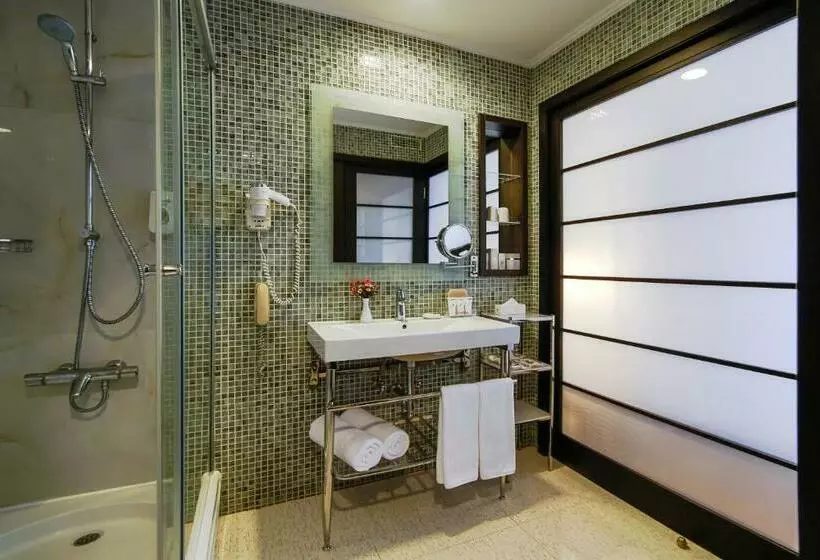 اتاق اکونومی, Limak Lara Deluxe Hotel & Resort Antalya