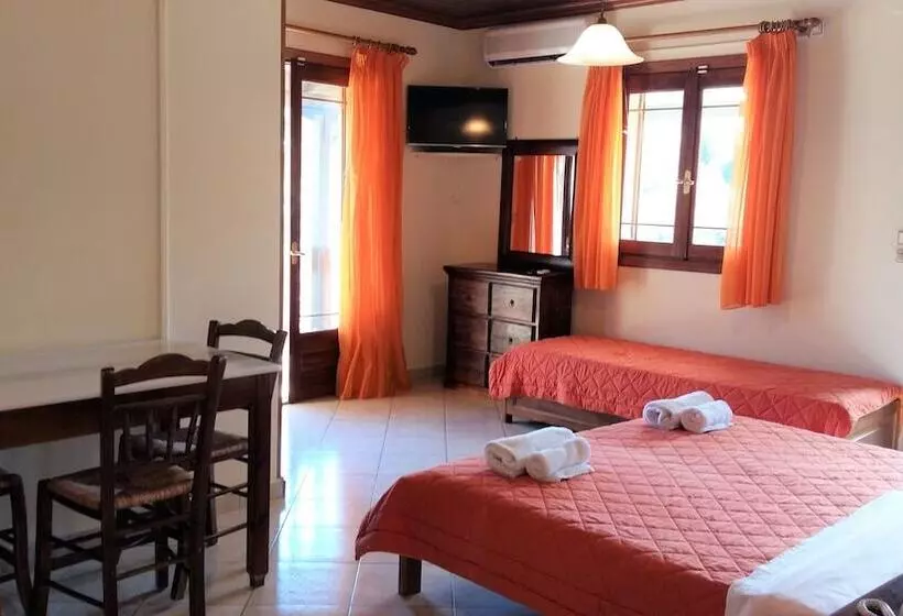 スタンダードスタジオ, Philippos Hotel Apartments