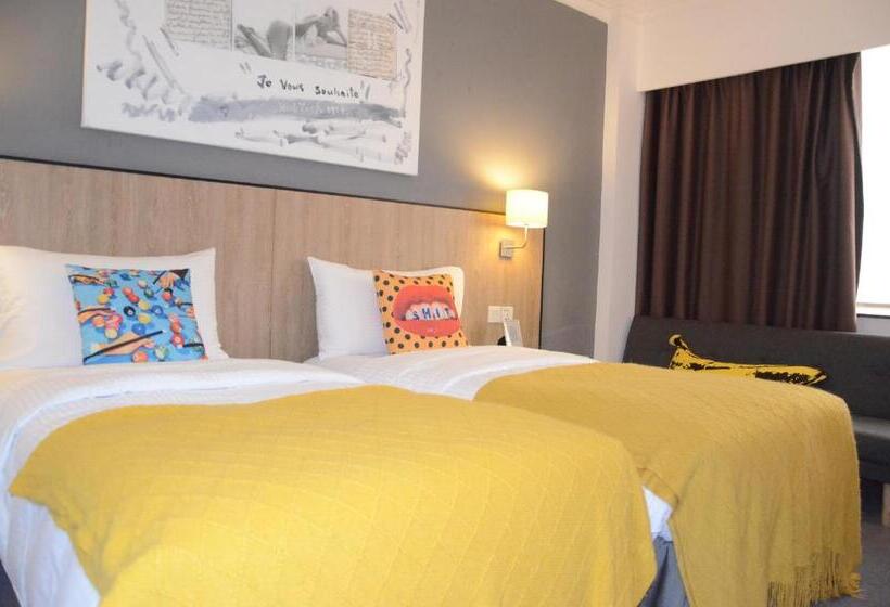 اتاق سوپریور سه تخته, Macau Hotel S   Formerly   Macau Hotel Sun Sun