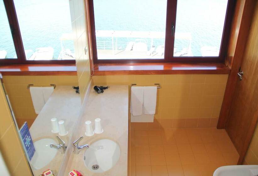 스탠다드 룸 강 전망, Douro Hotel Porto Antigo