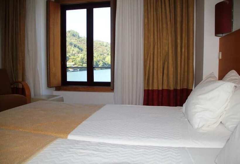 스탠다드 룸 강 전망, Douro Hotel Porto Antigo