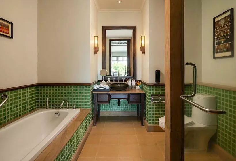 اتاق پریمیوم با چشم‌انداز باغ, Intercontinental Pattaya Resort, An Ihg