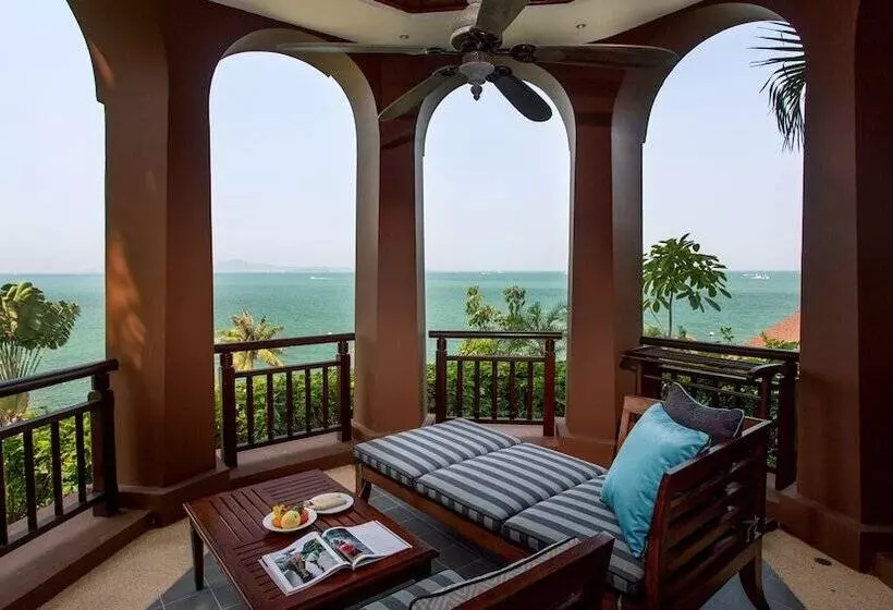 سوئیت کلوب با چشم‌انداز دریا, Intercontinental Pattaya Resort, An Ihg