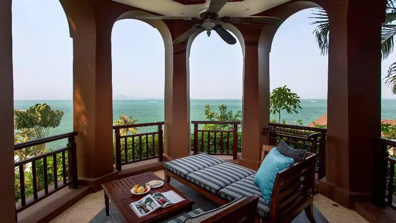 سوئیت جونیور کلوب با چشم‌انداز دریا, Intercontinental Pattaya Resort, An Ihg