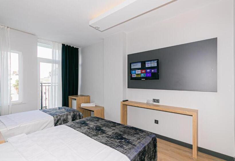 اتاق استاندارد, Lara World