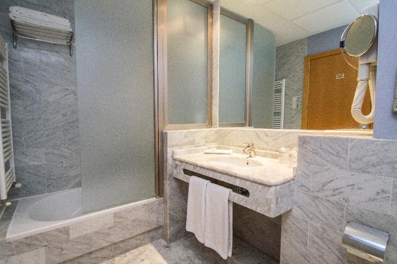 اتاق استاندارد, Lara World