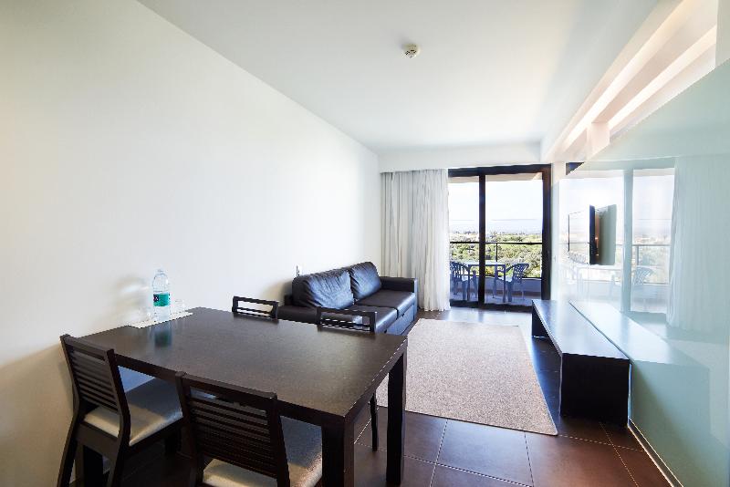 اتاق استاندارد با چشمانداز استخر, Lara World