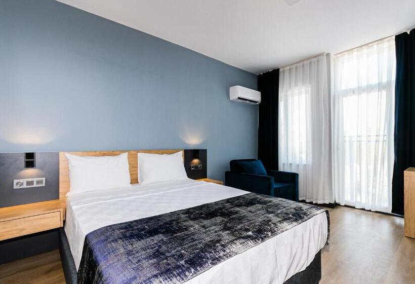 اتاق استاندارد با چشمانداز دریا, Lara World