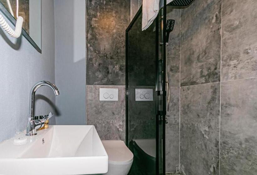 Triple Room Sea View, Lara World