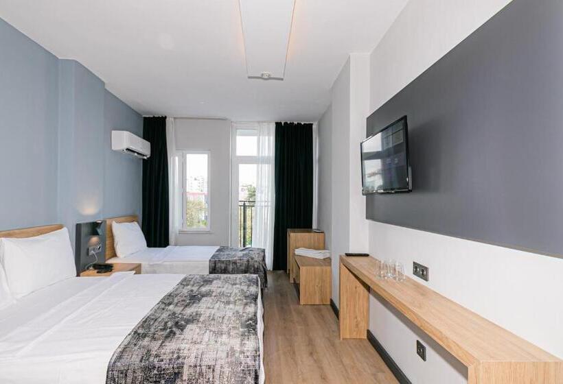 Triple Room Sea View, Lara World