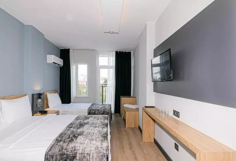 Triple Room Sea View, Lara World