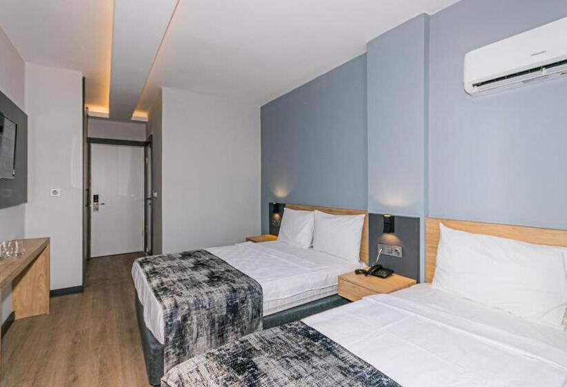 Triple Room Sea View, Lara World