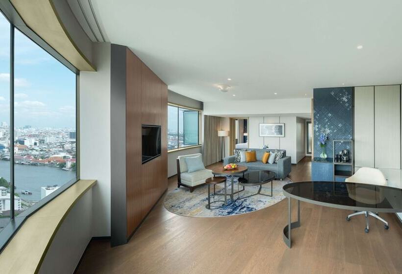 سوییت خانوادگی, Millennium Hilton Bangkok