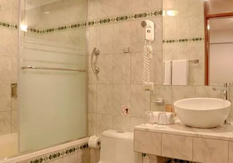 اتاق استاندارد سه نفره, Munay Wasi Inn