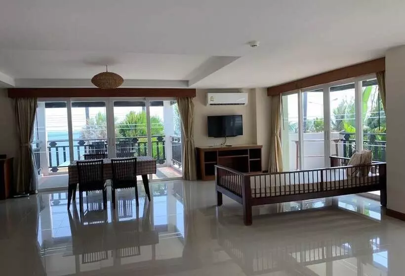 سوییت اجرایی, Pattawia Resort & Spa, Pranburi