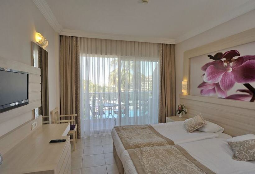 غرفة عائلية, Seaden Corolla