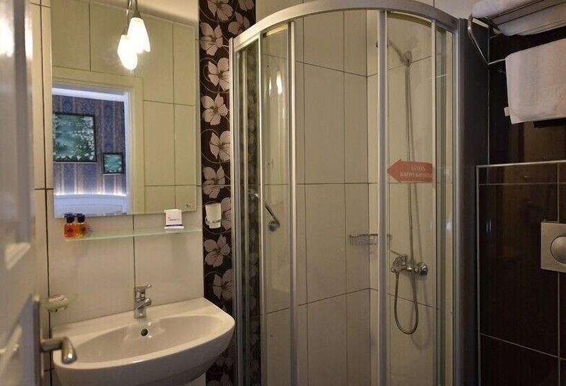 Номер Стандарт Вид на Море, Nicholas Park Hotel