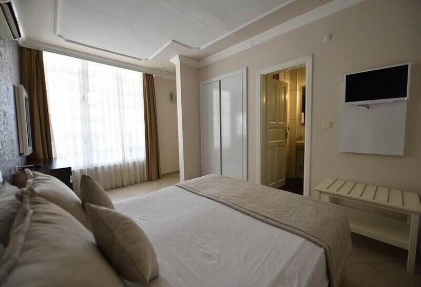 Номер Стандарт Вид на Море, Nicholas Park Hotel