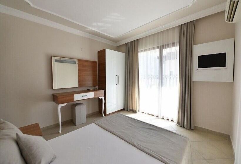 Семейный Номер, Nicholas Park Hotel