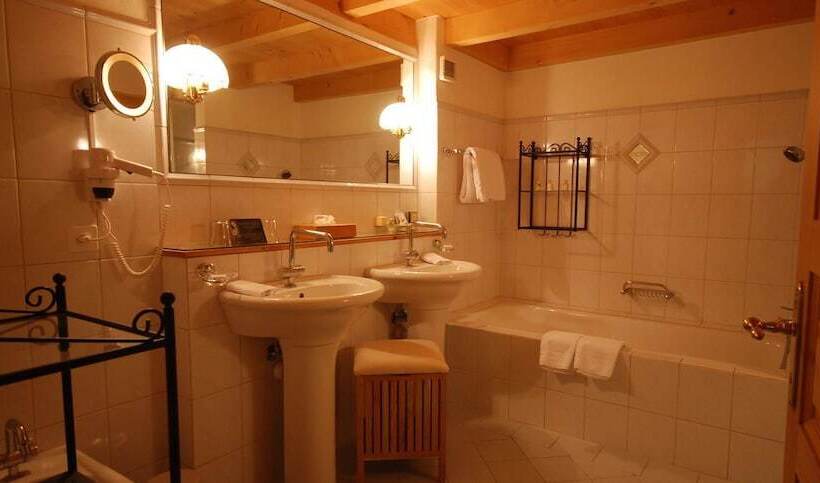 家庭间, Alpenrose Mit Gourmetrestaurant Azalee